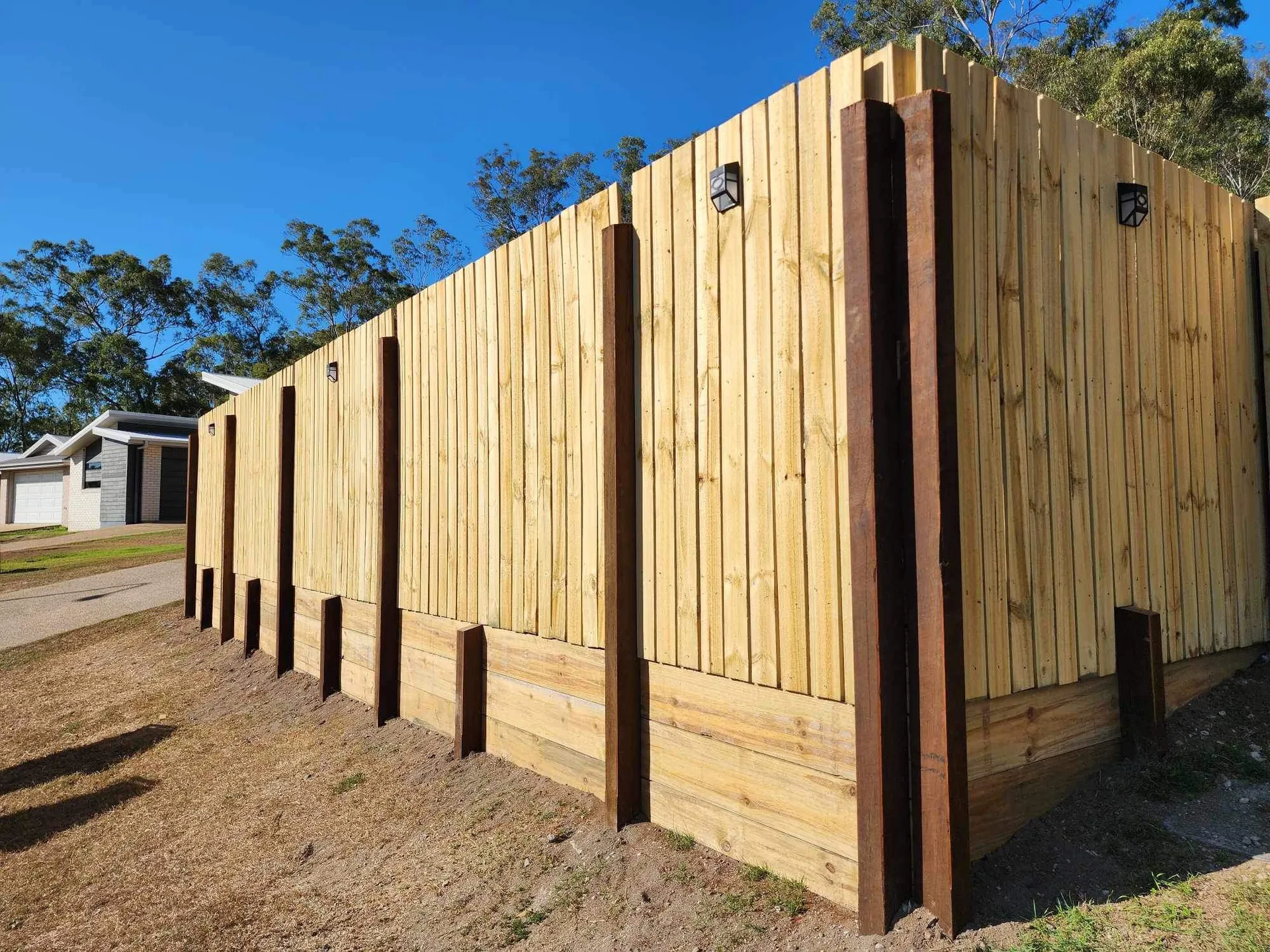 New timber paling fence in Gladstone